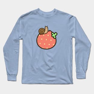 Cute snail on strawberry Long Sleeve T-Shirt